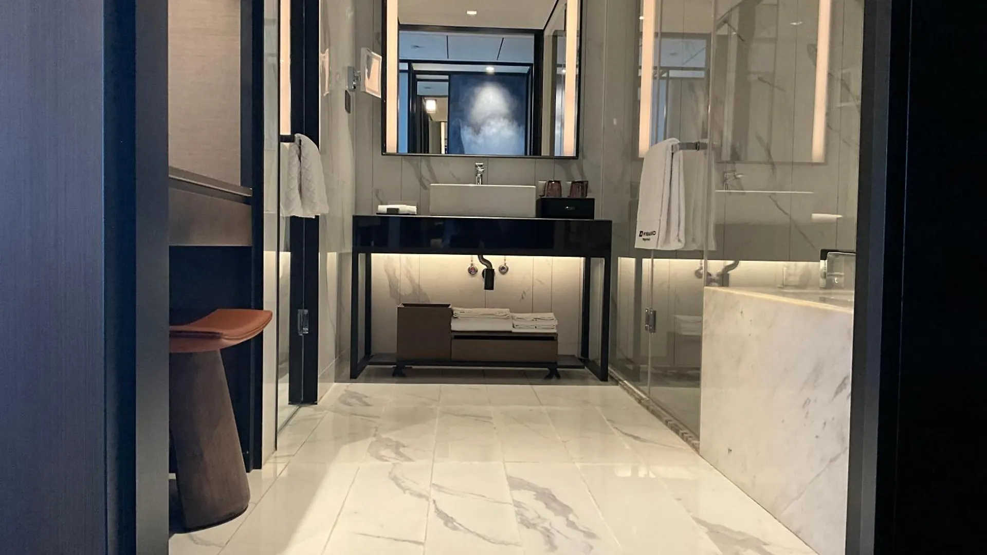 Hotel Wyndham Grand Yangon 5*,