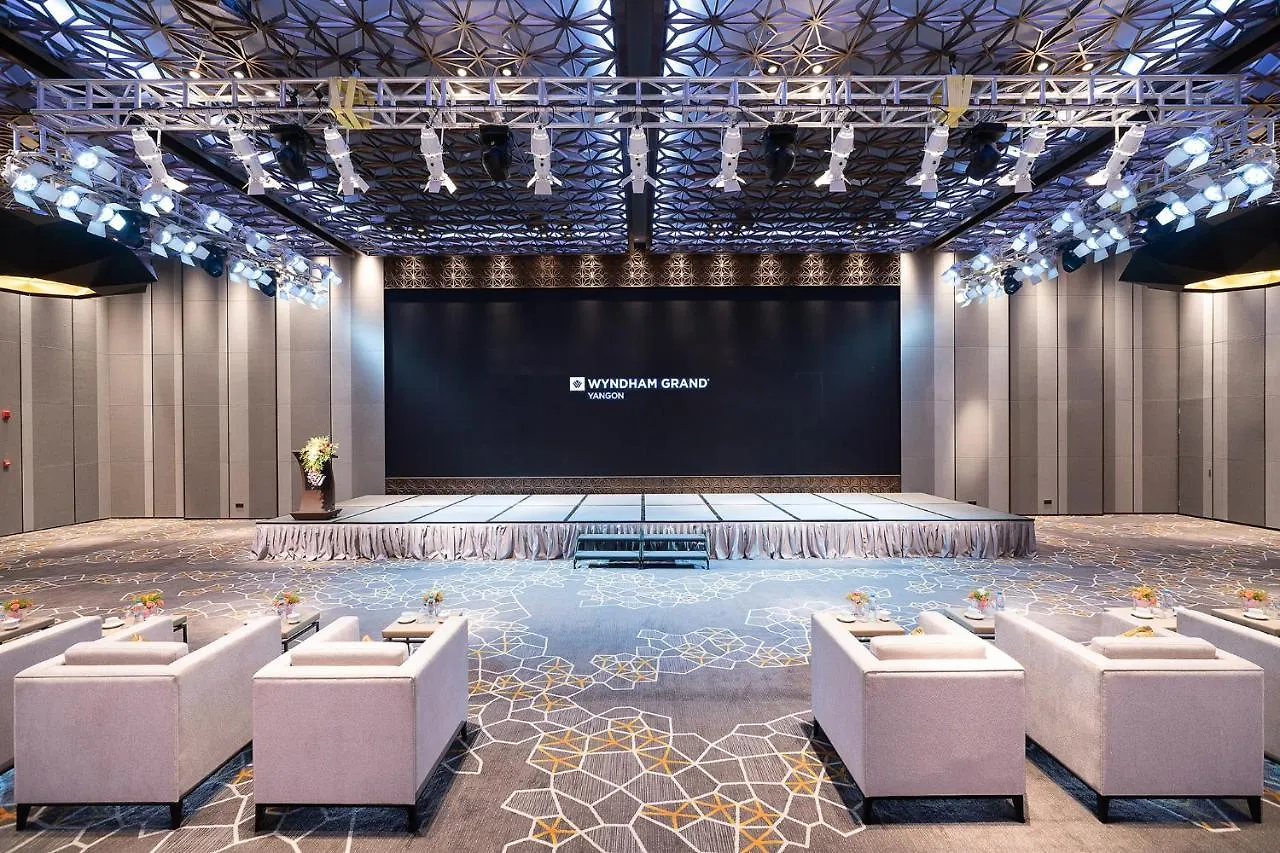 Hotel Wyndham Grand Yangon